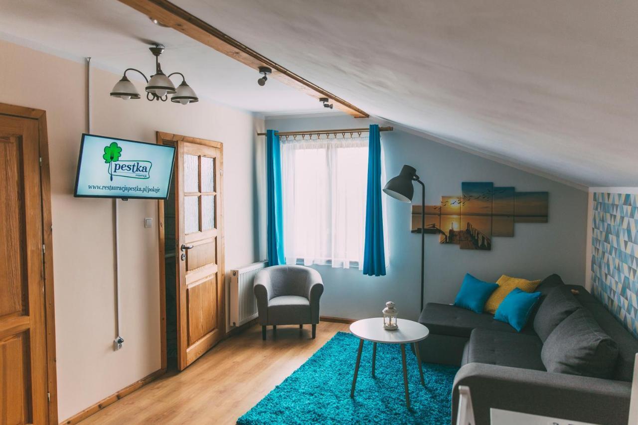 Pokoje Goscinne & Restauracja Pestka Choczewo Bagian luar foto