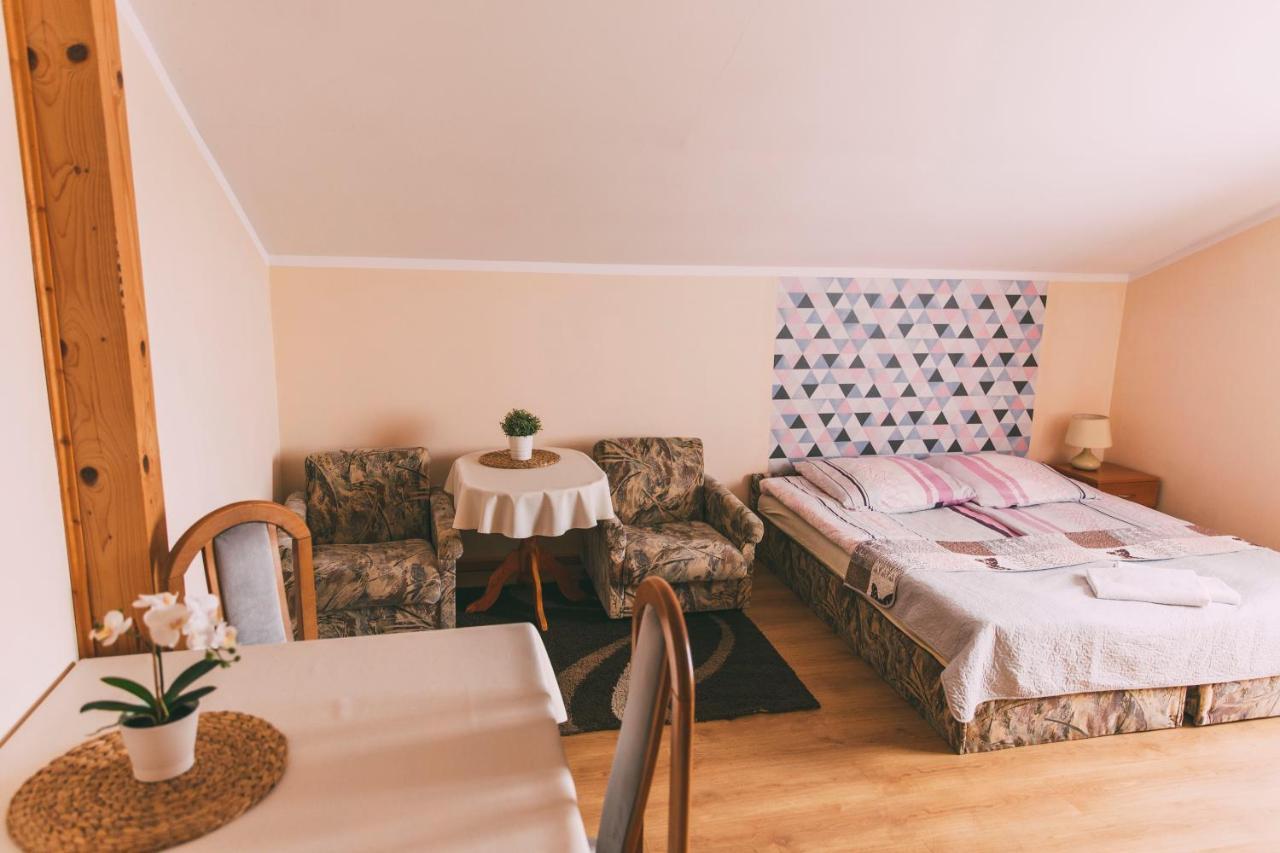 Pokoje Goscinne & Restauracja Pestka Choczewo Bagian luar foto